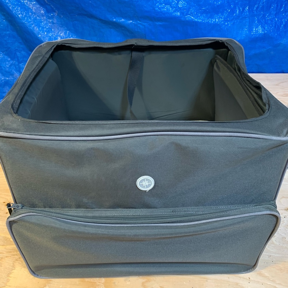 Petco car /booster seat for pets under 25 lbs - Picture 4 of 10